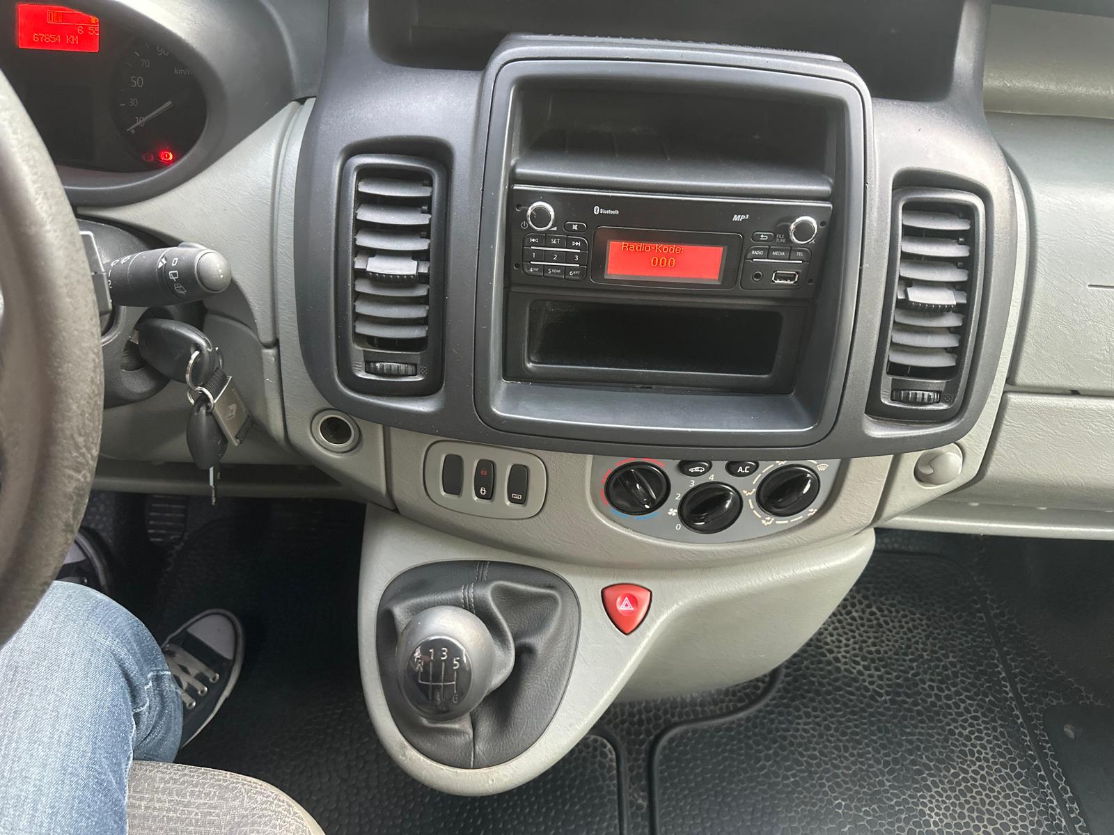 RENAULT Trafic 2.0 dCi 115 2.9t L2H1-image-10