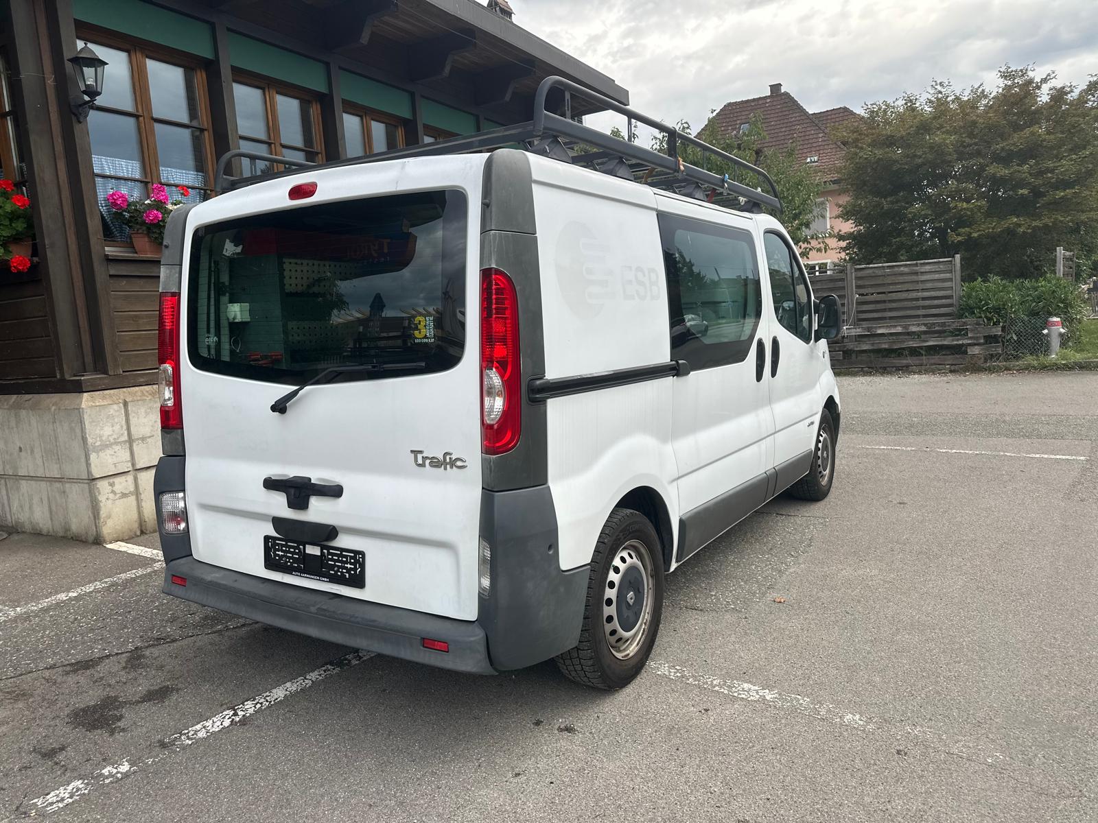 RENAULT Trafic 2.0 dCi 115 2.9t L2H1-image-2