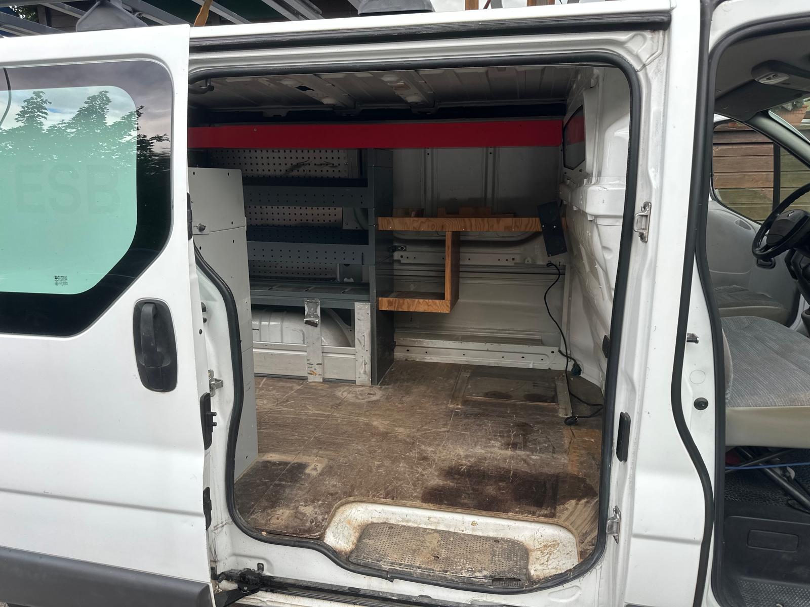 RENAULT Trafic 2.0 dCi 115 2.9t L2H1-image-7