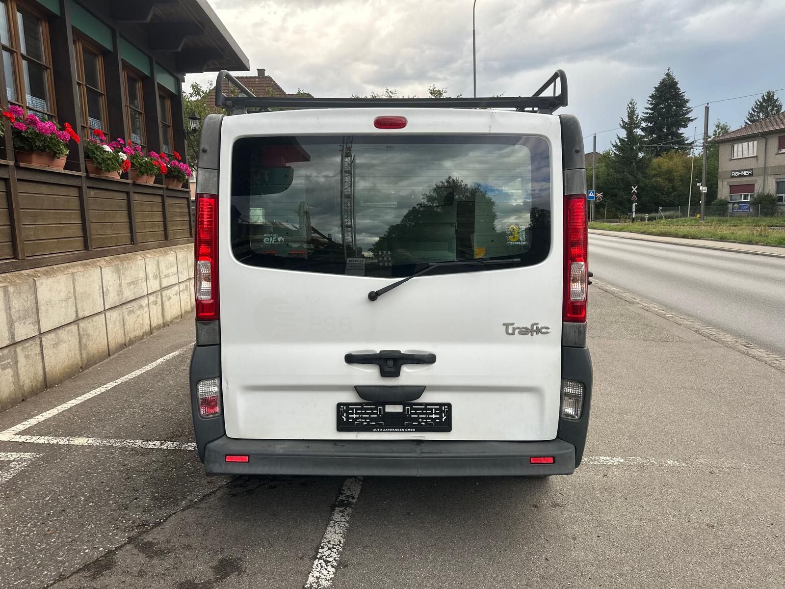 RENAULT Trafic 2.0 dCi 115 2.9t L2H1-image-5