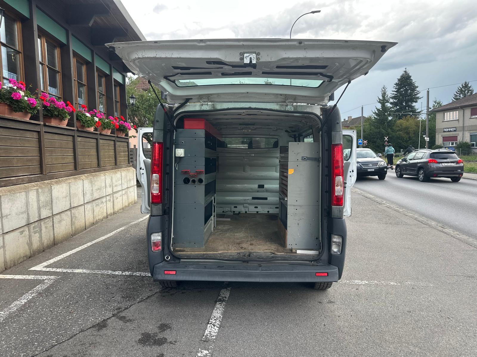 RENAULT Trafic 2.0 dCi 115 2.9t L2H1-image-6