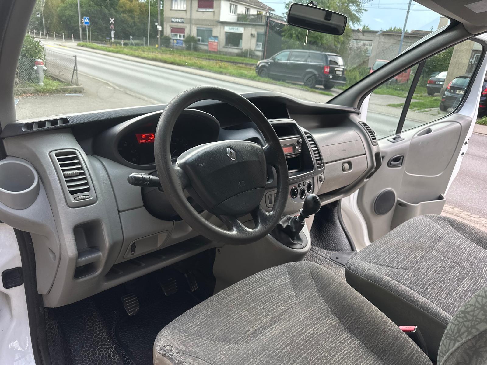 RENAULT Trafic 2.0 dCi 115 2.9t L2H1-image-11