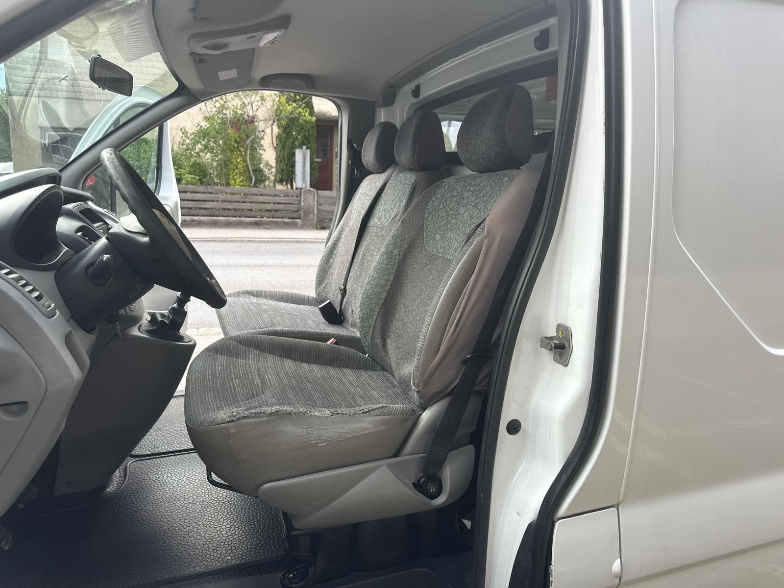 RENAULT Trafic 2.0 dCi 115 2.9t L2H1-image-12