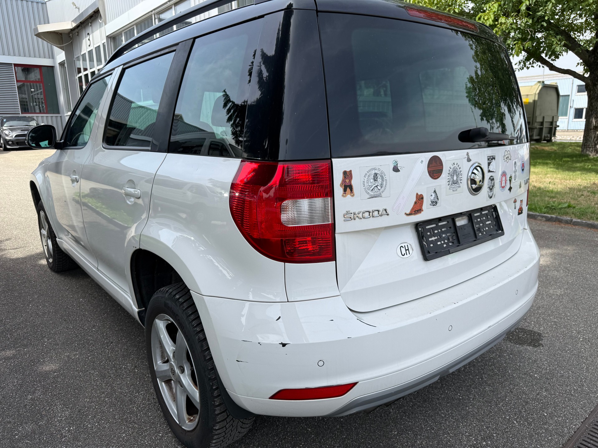 SKODA Yeti 1.4 TSI Ambition 4x2 DSG-image-2