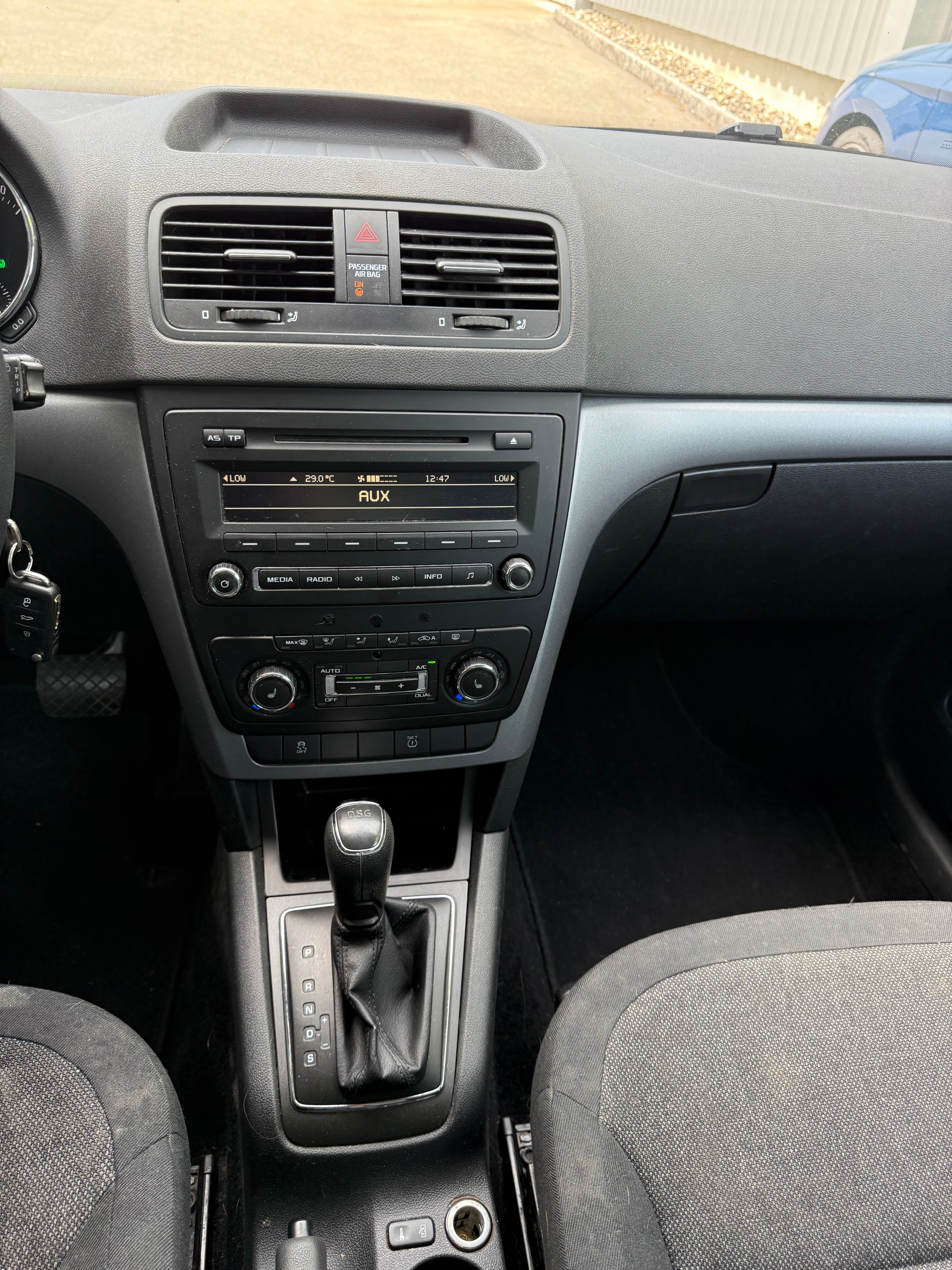 SKODA Yeti 1.4 TSI Ambition 4x2 DSG-image-6