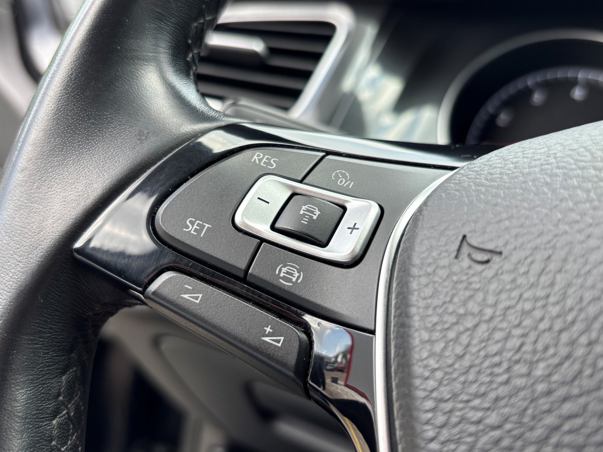 VW Golf Variant 1.5 TSI EVO Comfortline DSG-image-12