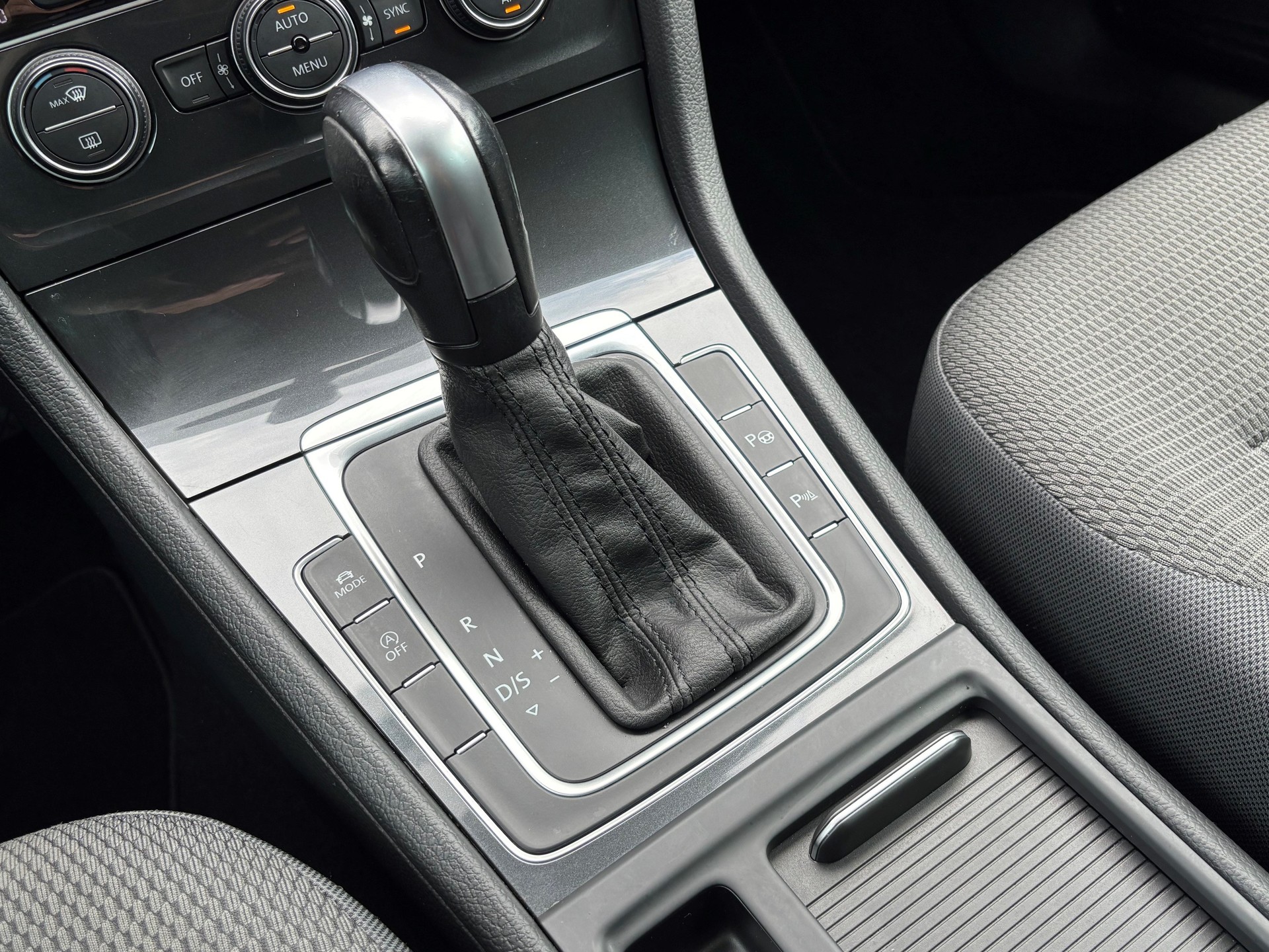 VW Golf Variant 1.5 TSI EVO Comfortline DSG-image-8