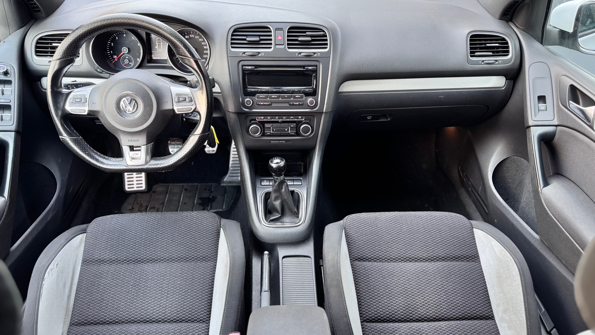 VW Golf 1.4 TSI R Line-image-5