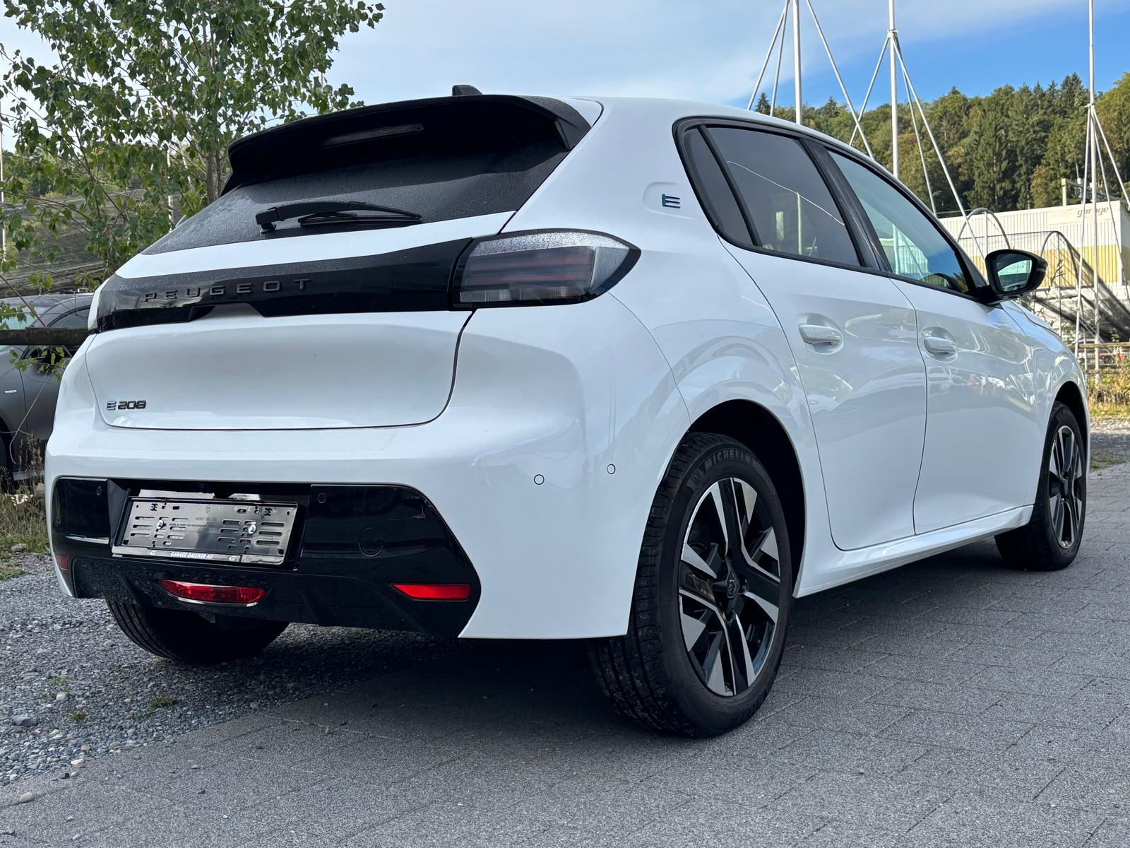 PEUGEOT 208 Elektrik 100 kW Allure-image-4