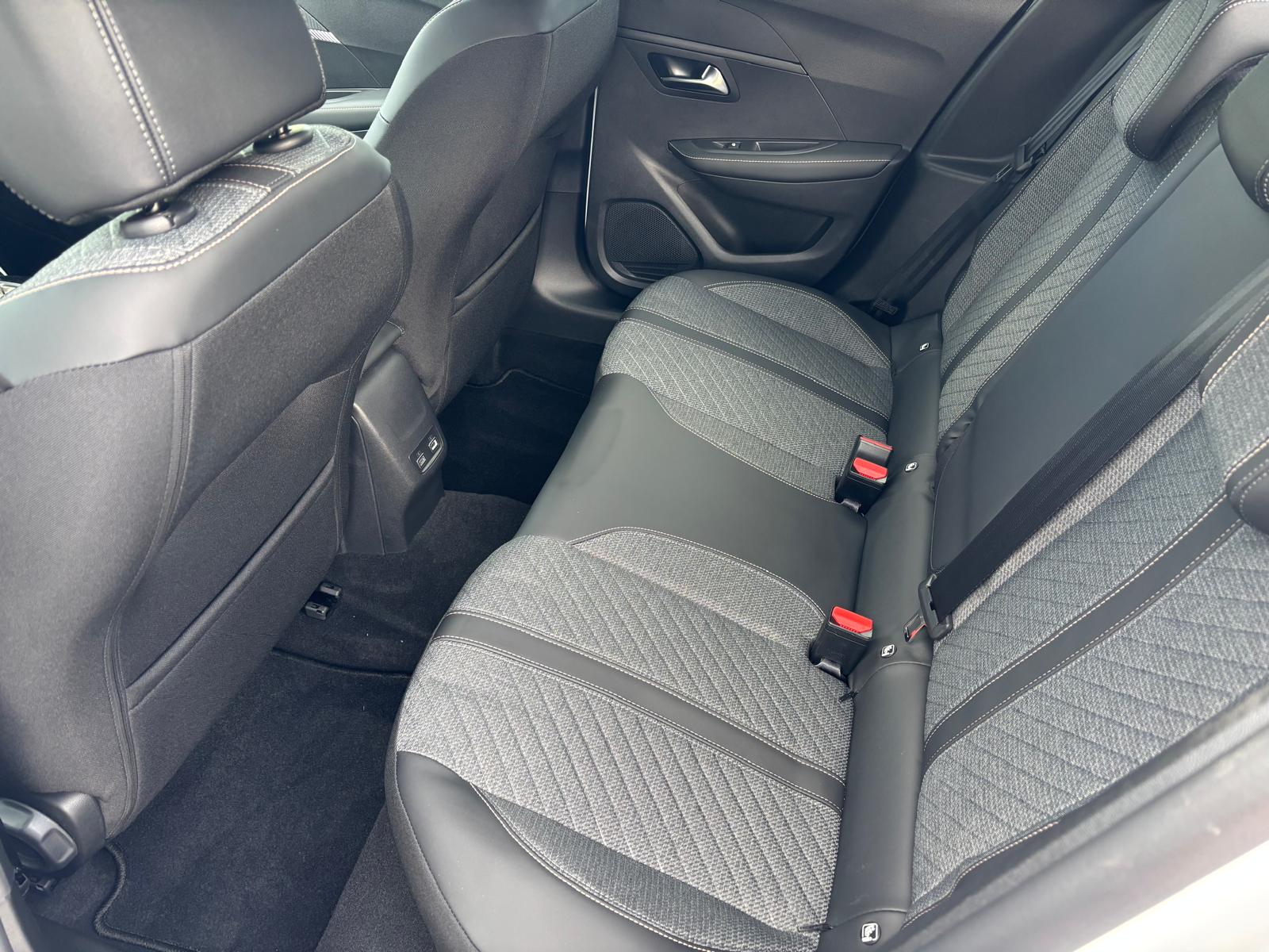 PEUGEOT 208 Elektrik 100 kW Allure-image-14