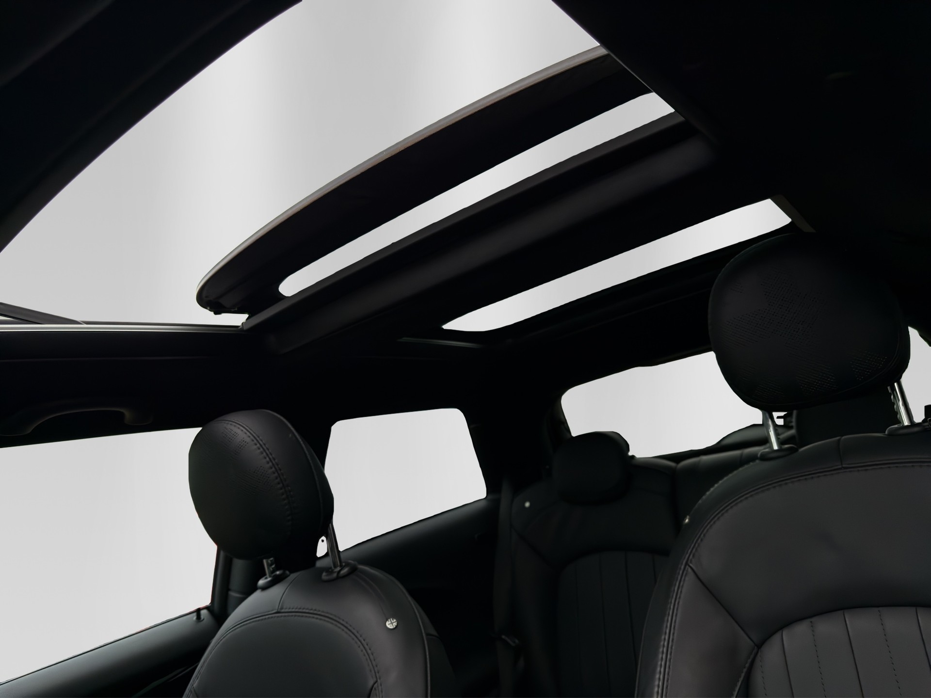 MINI Cooper SE-image-8