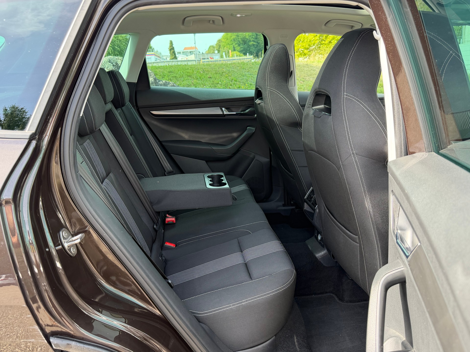 SKODA Karoq 1.5 TSI ACT Ambition DSG-image-11