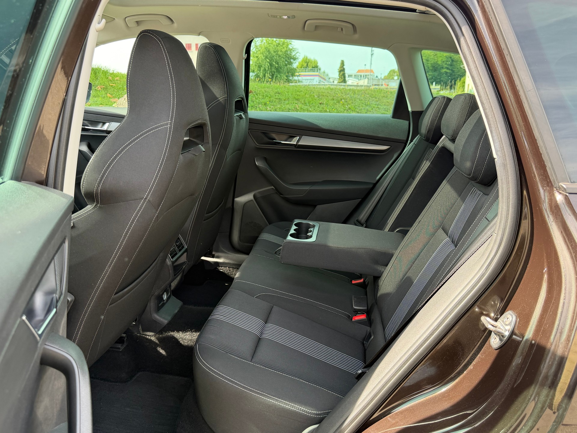 SKODA Karoq 1.5 TSI ACT Ambition DSG-image-10