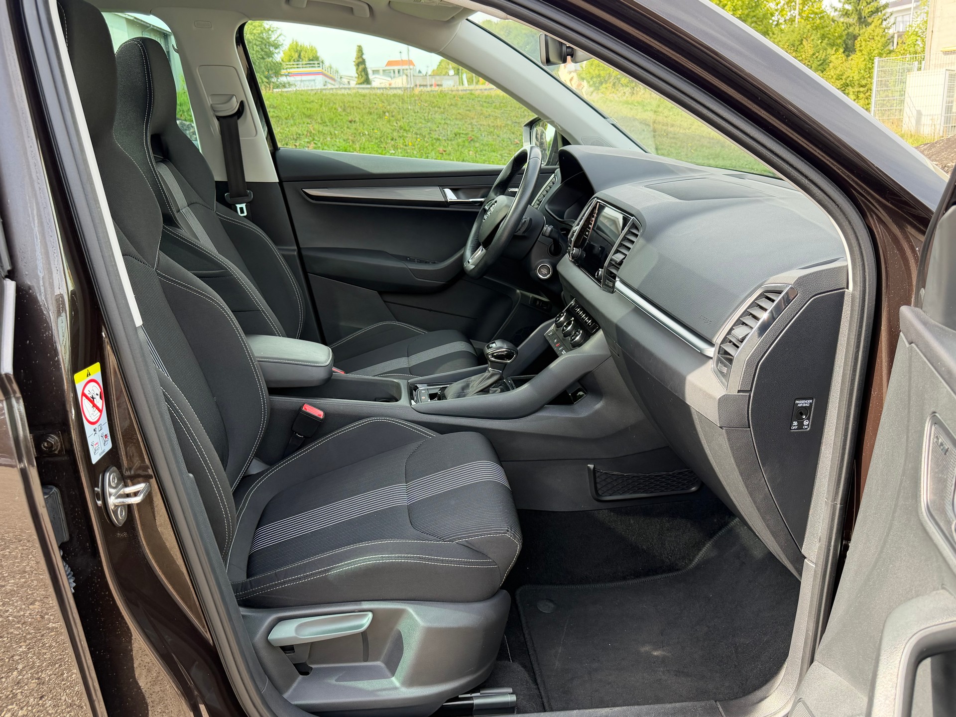 SKODA Karoq 1.5 TSI ACT Ambition DSG-image-9