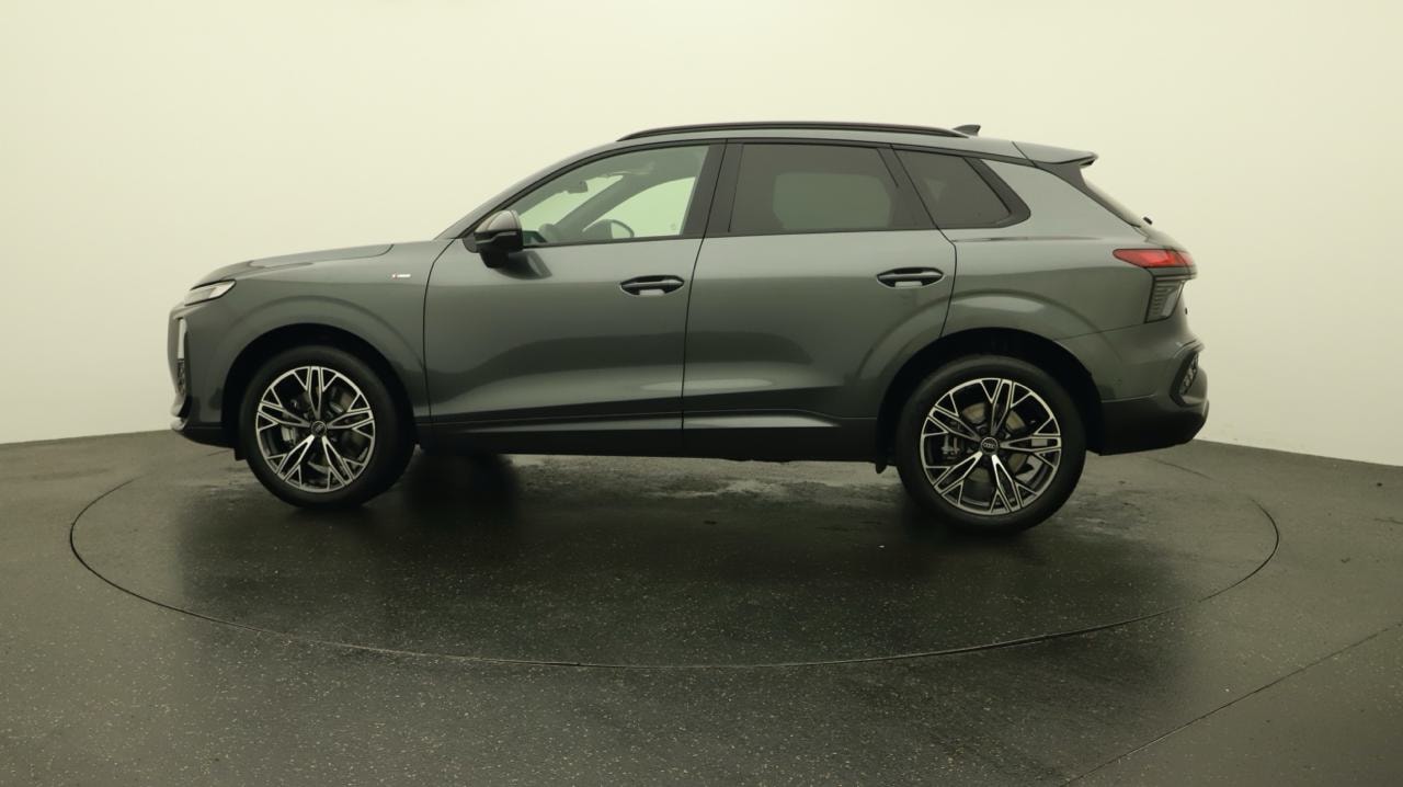 AUDI Q3 SUV TFSI quattro 195 kW S tronic-image-1