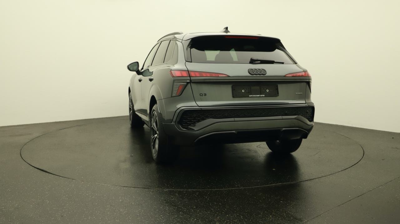 AUDI Q3 SUV TFSI quattro 195 kW S tronic-image-3