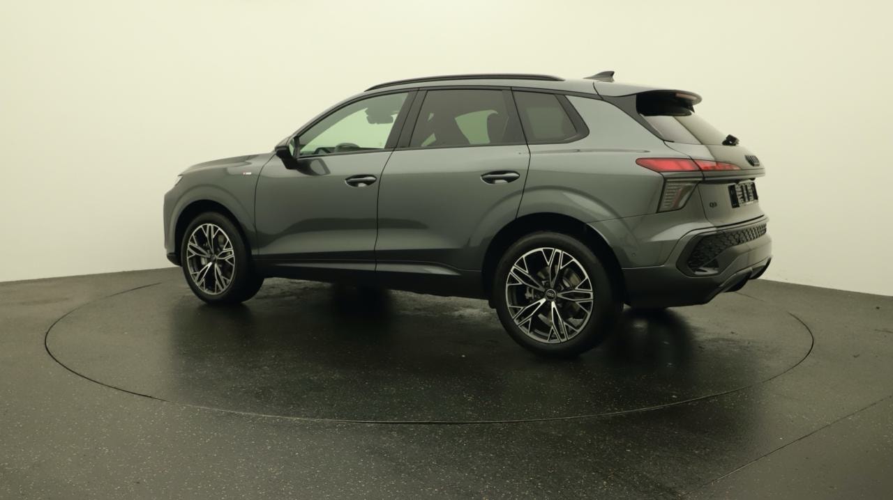 AUDI Q3 SUV TFSI quattro 195 kW S tronic-image-2