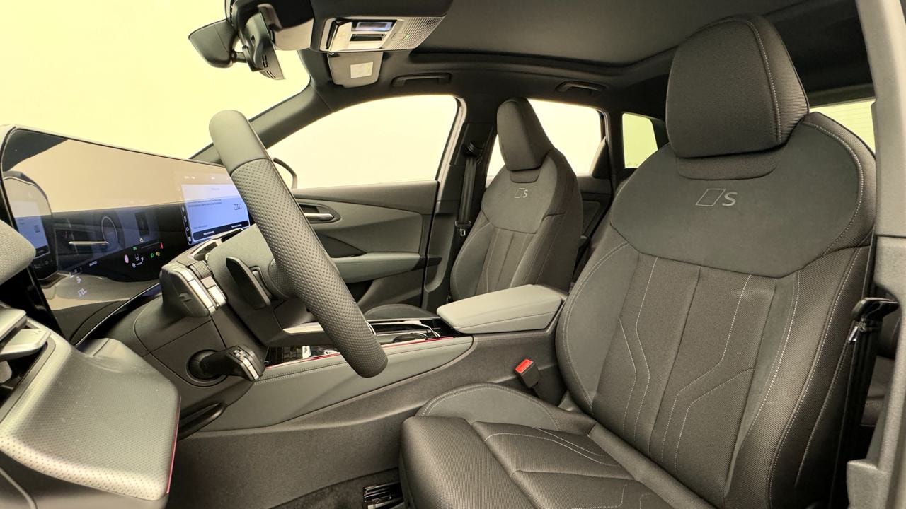 AUDI Q3 SUV TFSI quattro 195 kW S tronic-image-4