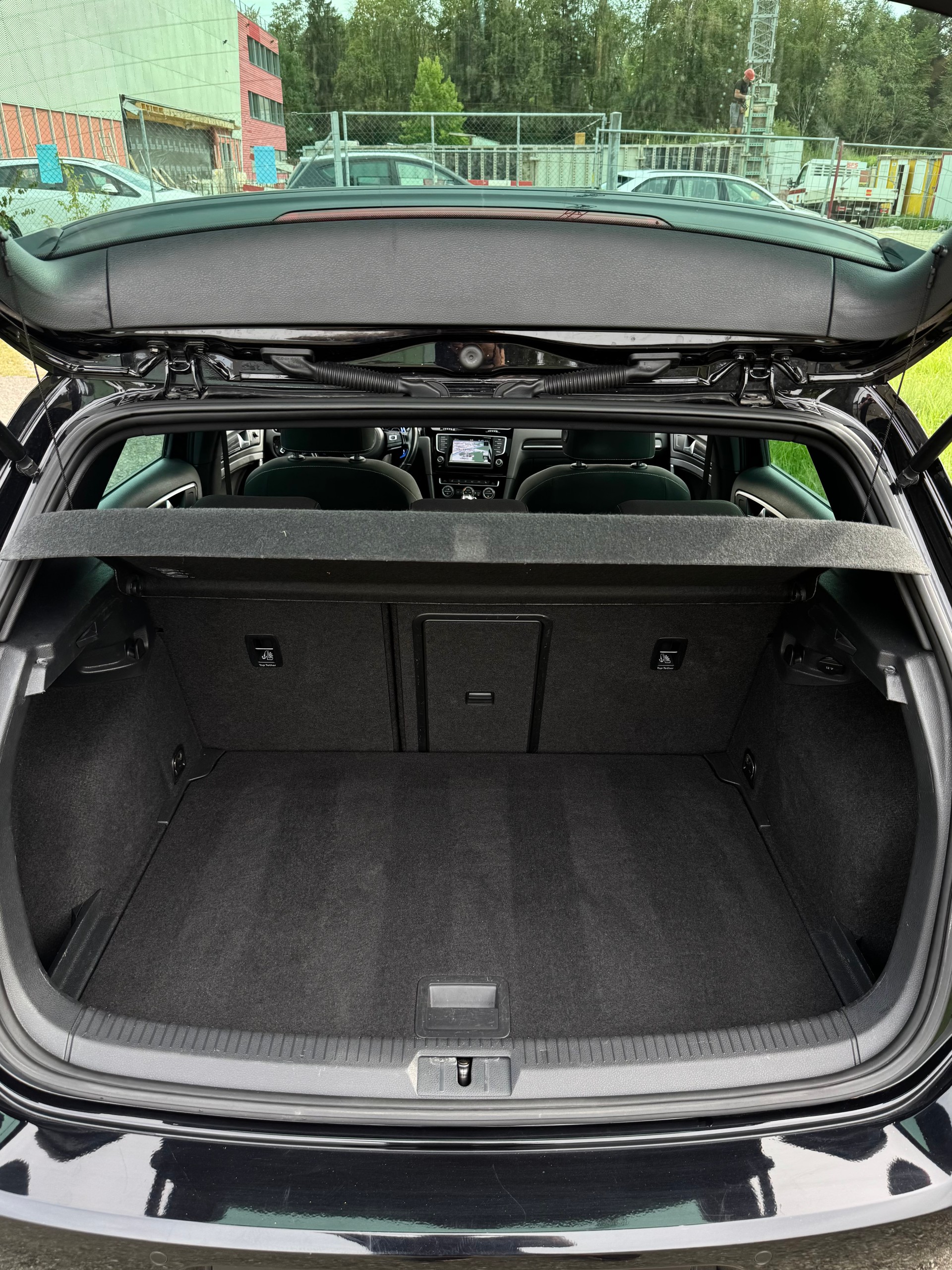 VW Golf 2.0 TSI R 4Motion DSG / ab MFK bei Verkauf-image-23