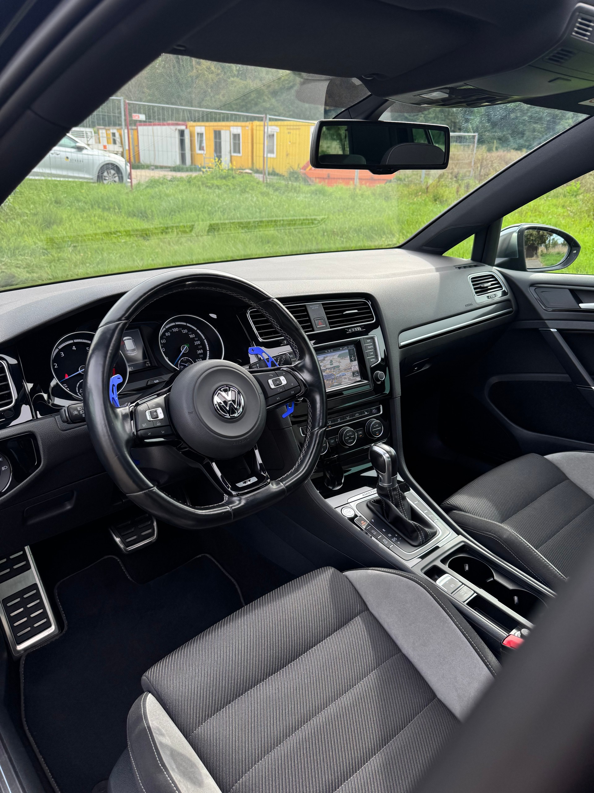 VW Golf 2.0 TSI R 4Motion DSG / ab MFK bei Verkauf-image-8