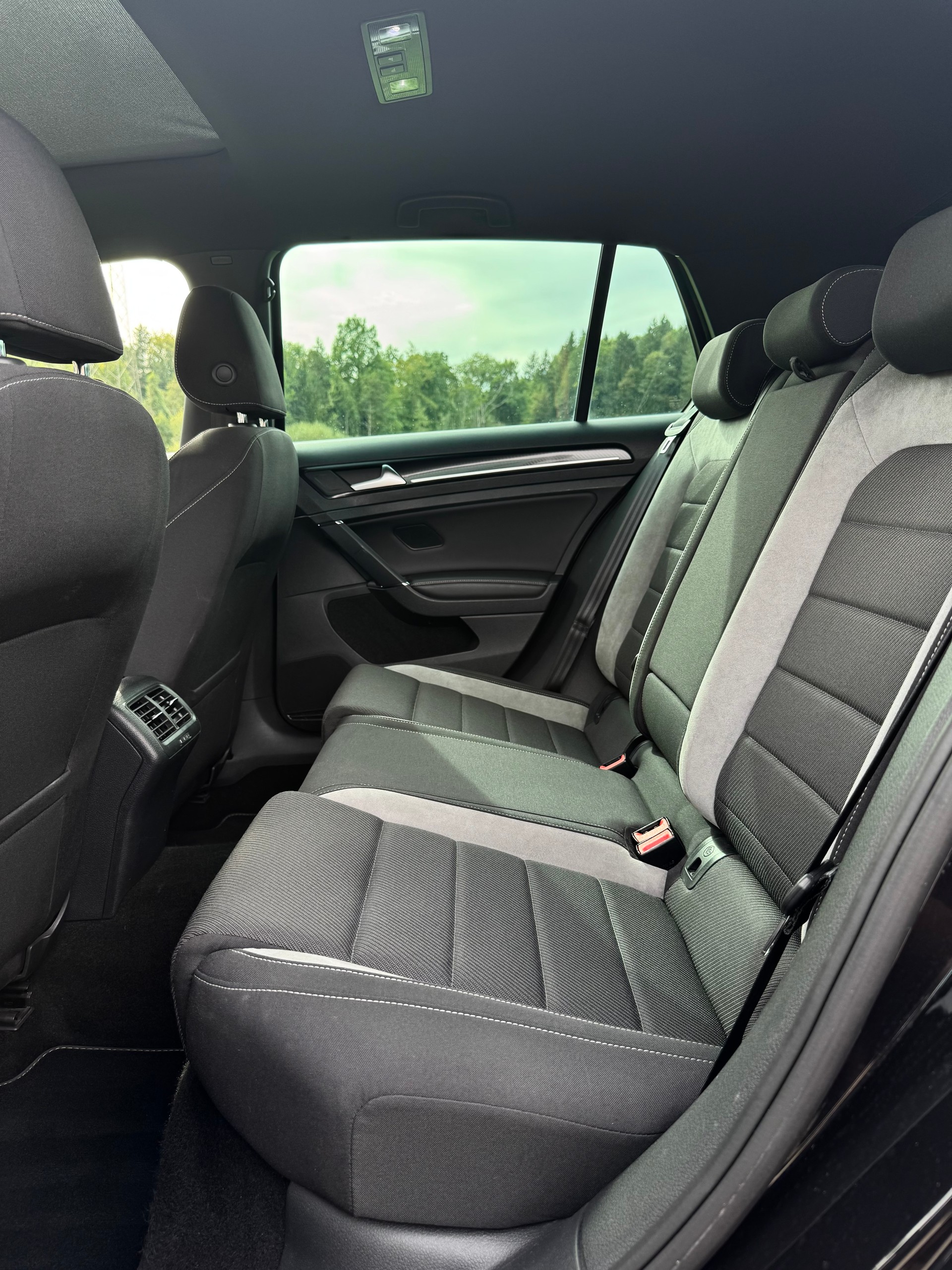 VW Golf 2.0 TSI R 4Motion DSG / ab MFK bei Verkauf-image-21