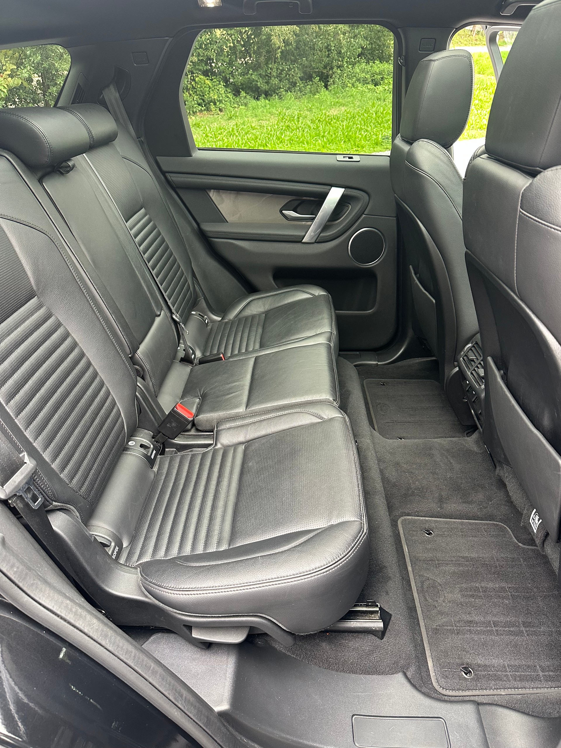 LAND ROVER DISCOVERY SPORT-image-8