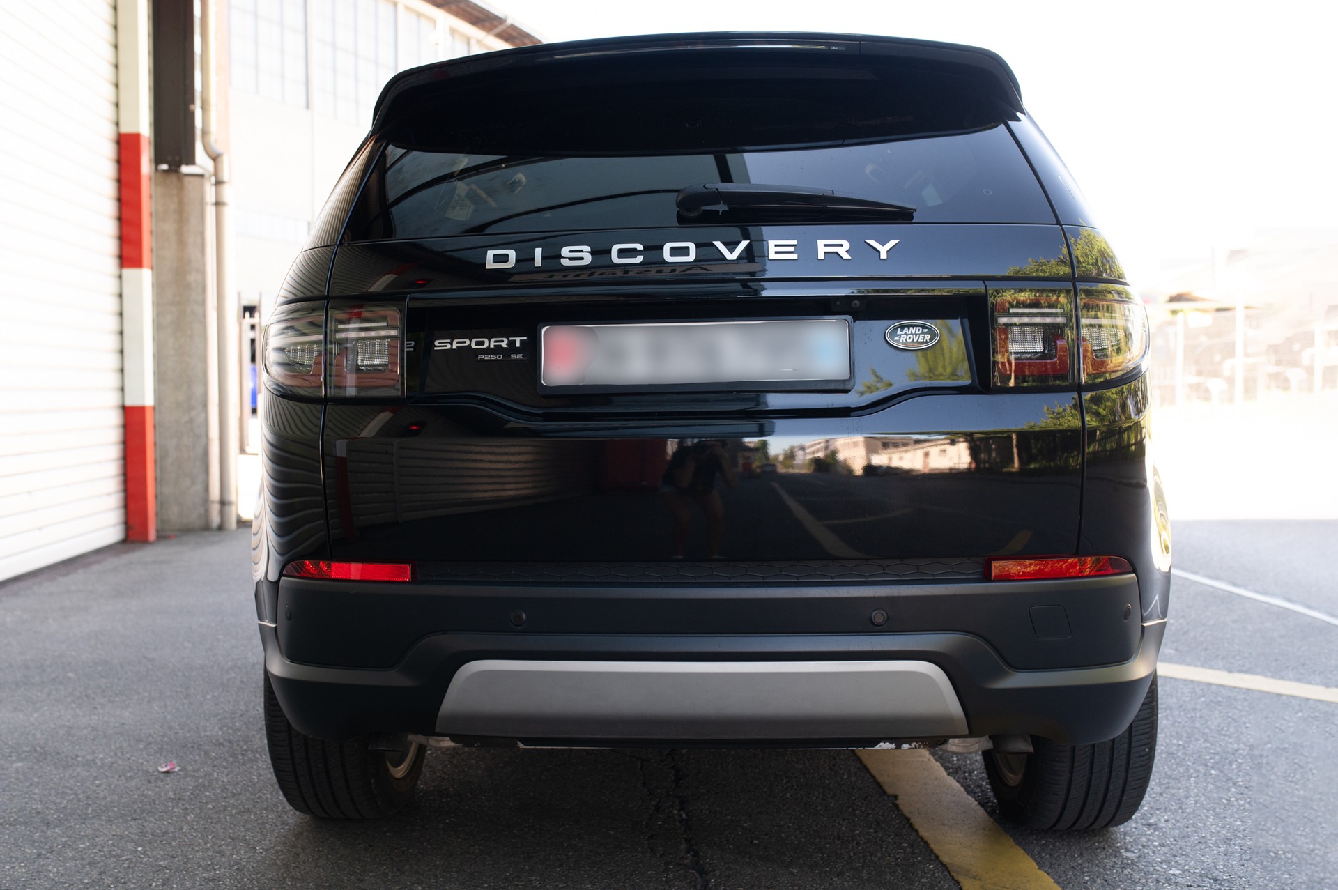 LAND ROVER DISCOVERY SPORT-image-3