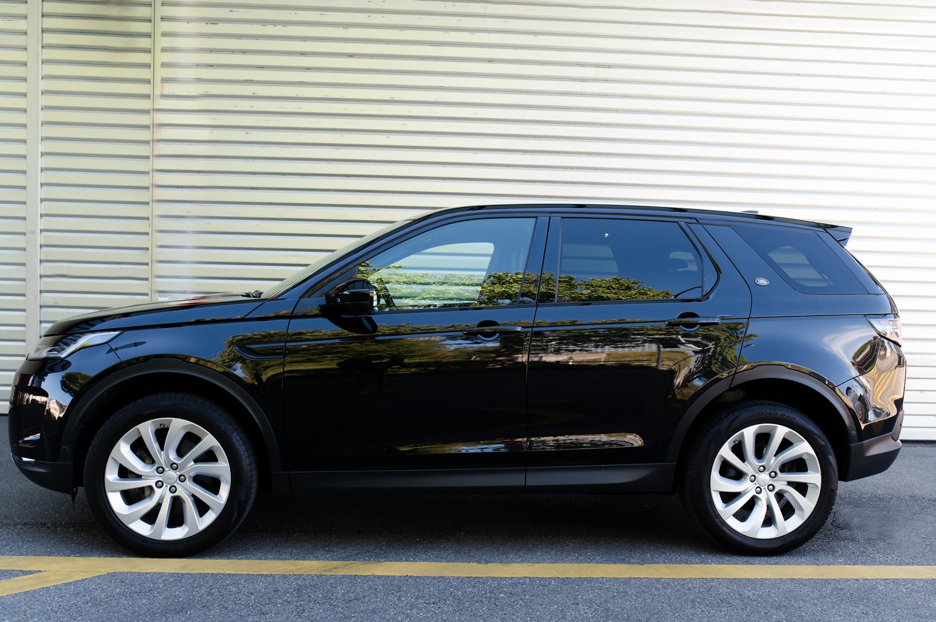 LAND ROVER DISCOVERY SPORT-image-1