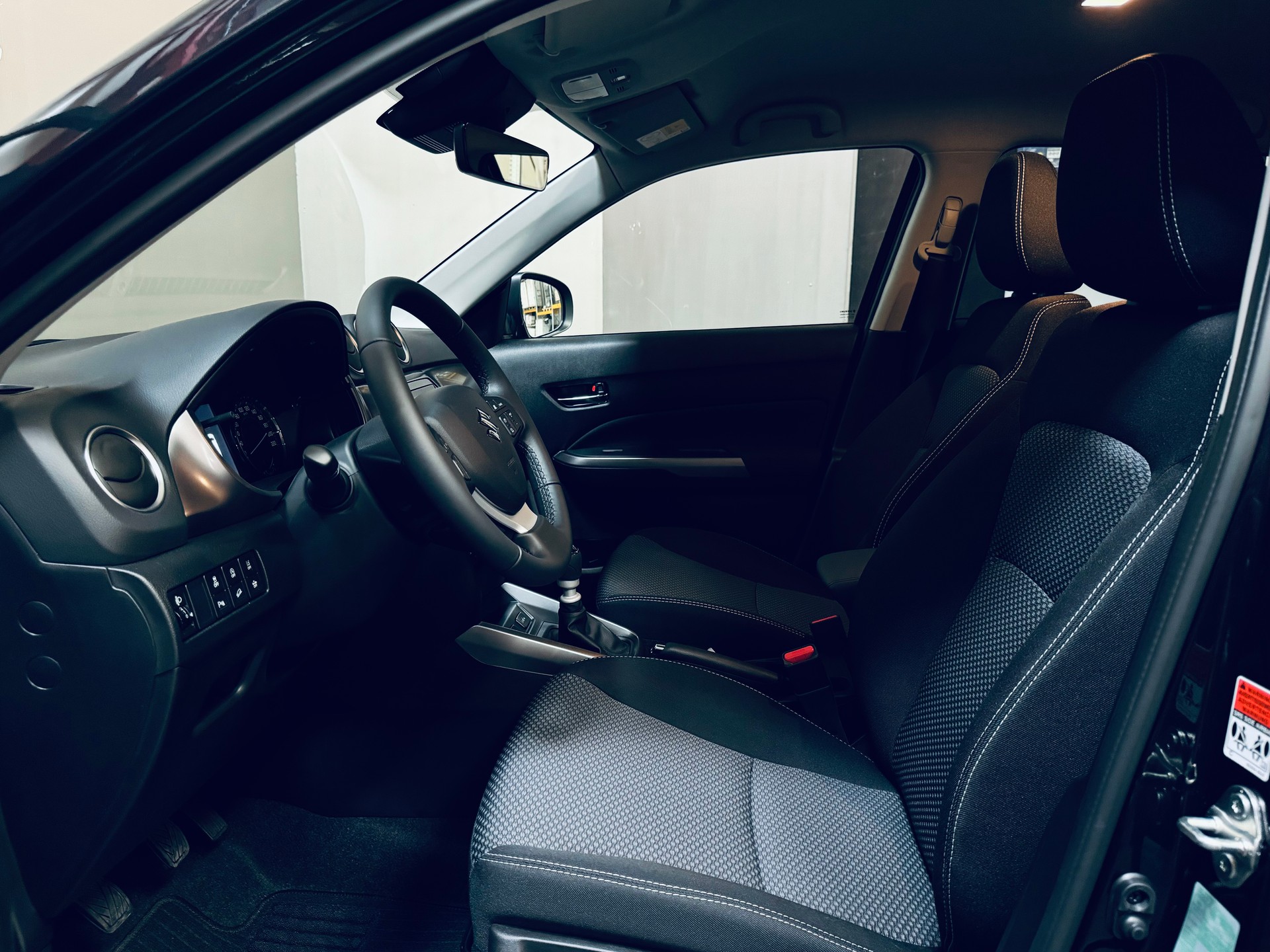 SUZUKI Vitara 1.4 Boosterjet Compact + 4x4 Hybrid-image-12