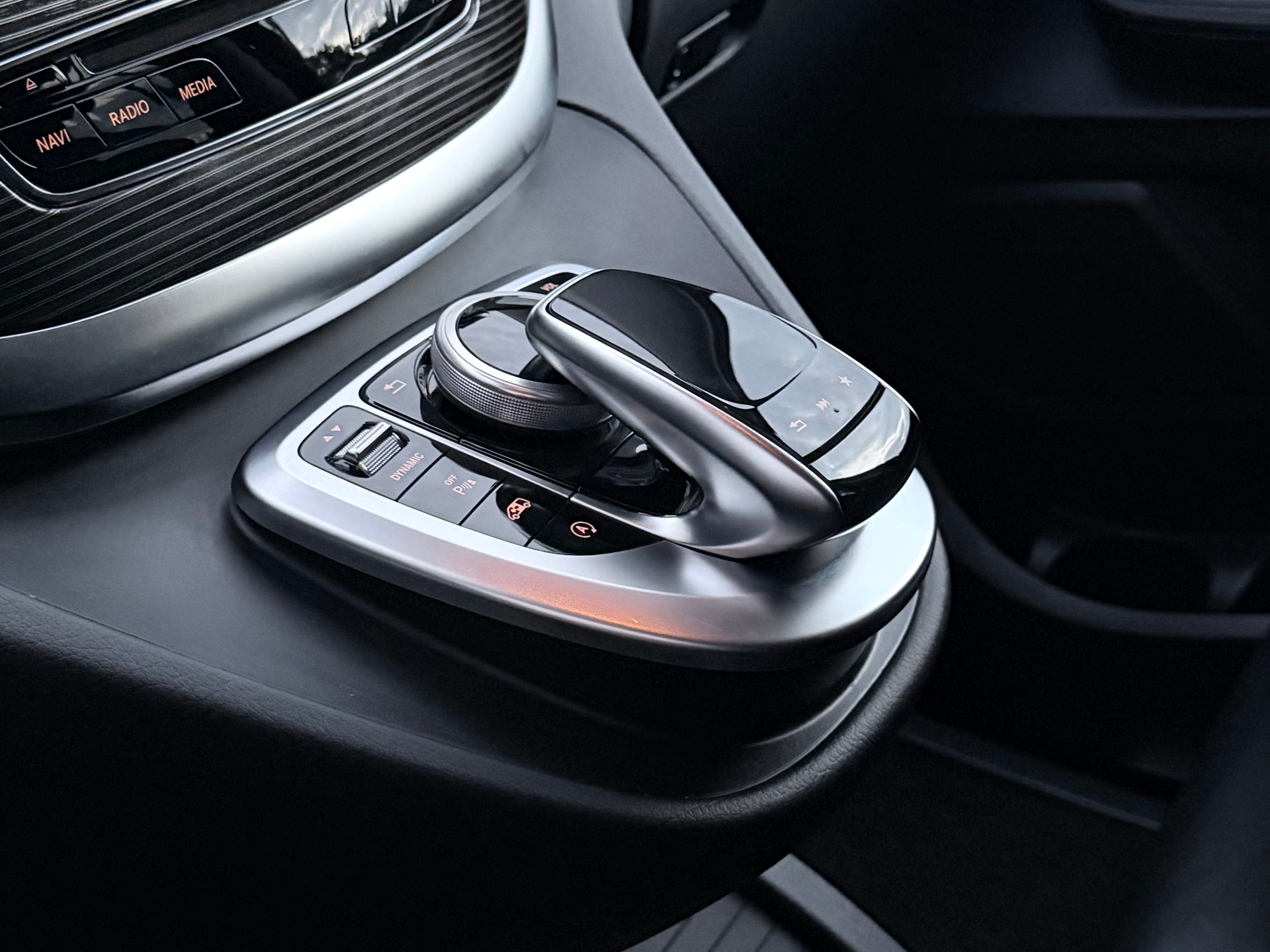 MERCEDES-BENZ V 250 d lang Avantgarde 4Matic G-Tronic-image-5