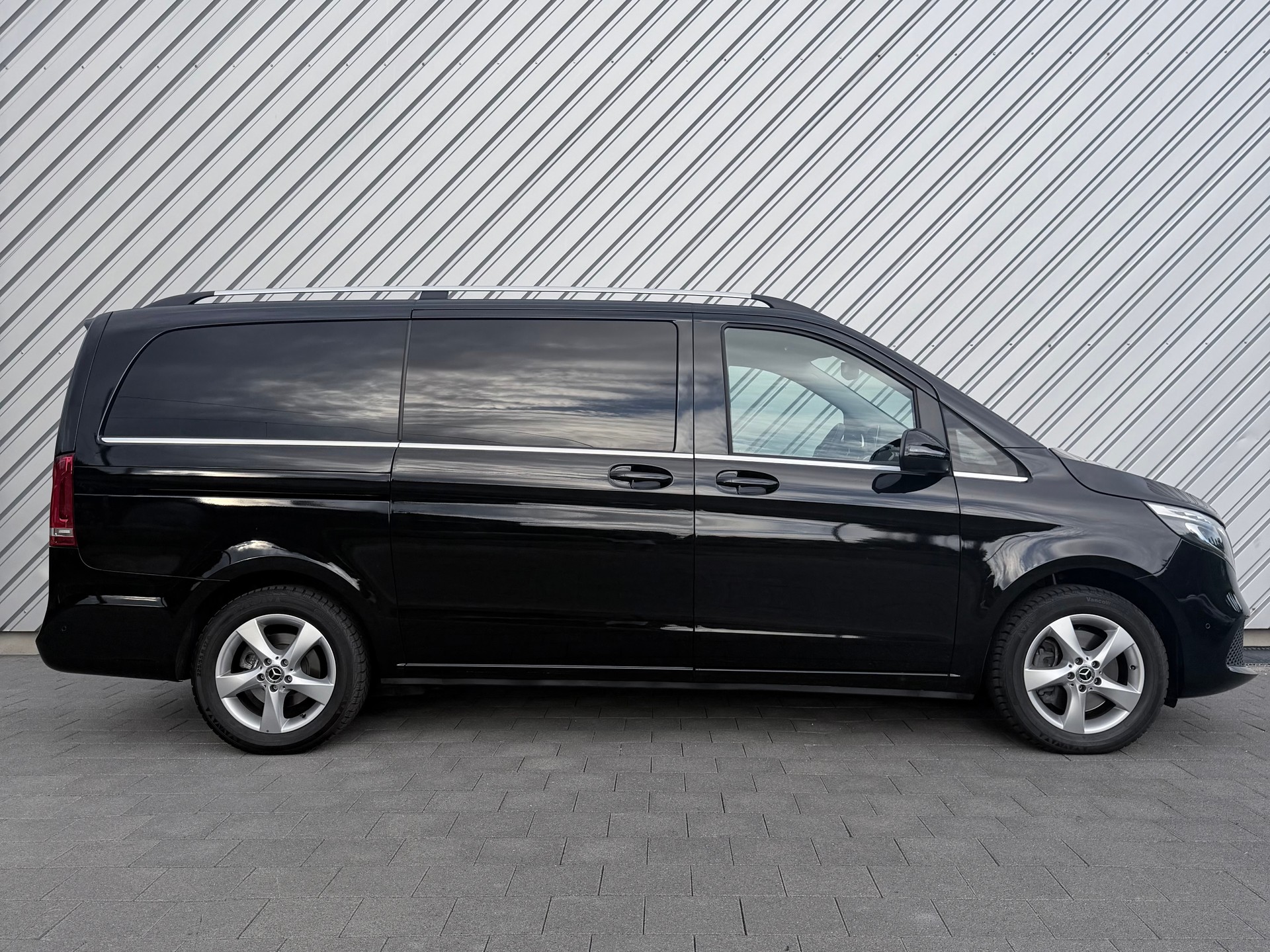 MERCEDES-BENZ V 250 d lang Avantgarde 4Matic G-Tronic-image-1
