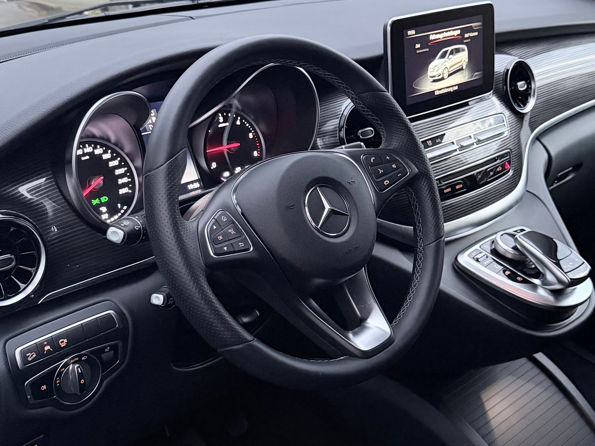 MERCEDES-BENZ V 250 d lang Avantgarde 4Matic G-Tronic-image-4
