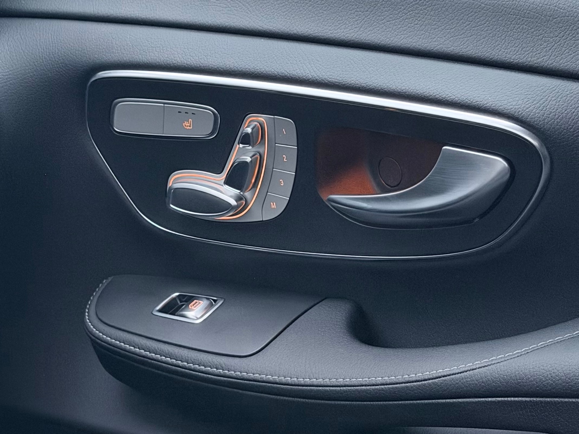 MERCEDES-BENZ V 250 d lang Avantgarde 4Matic G-Tronic-image-8