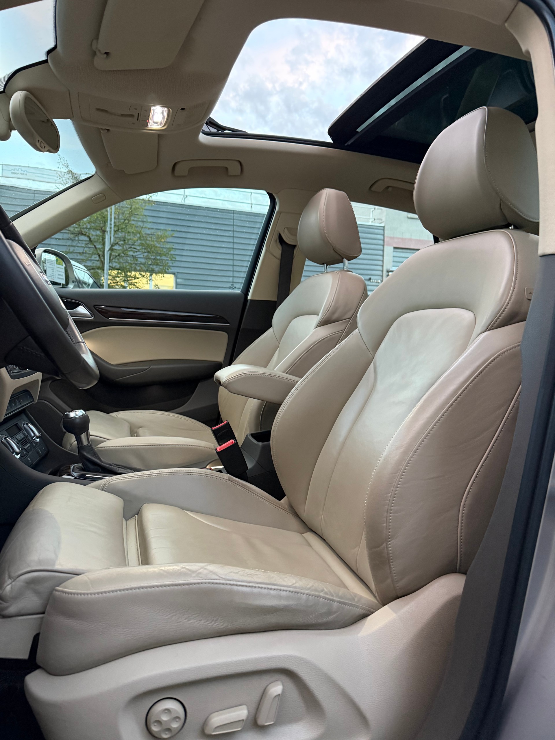 AUDI Q3 2.0 TFSI quattro S-tronic-image-7