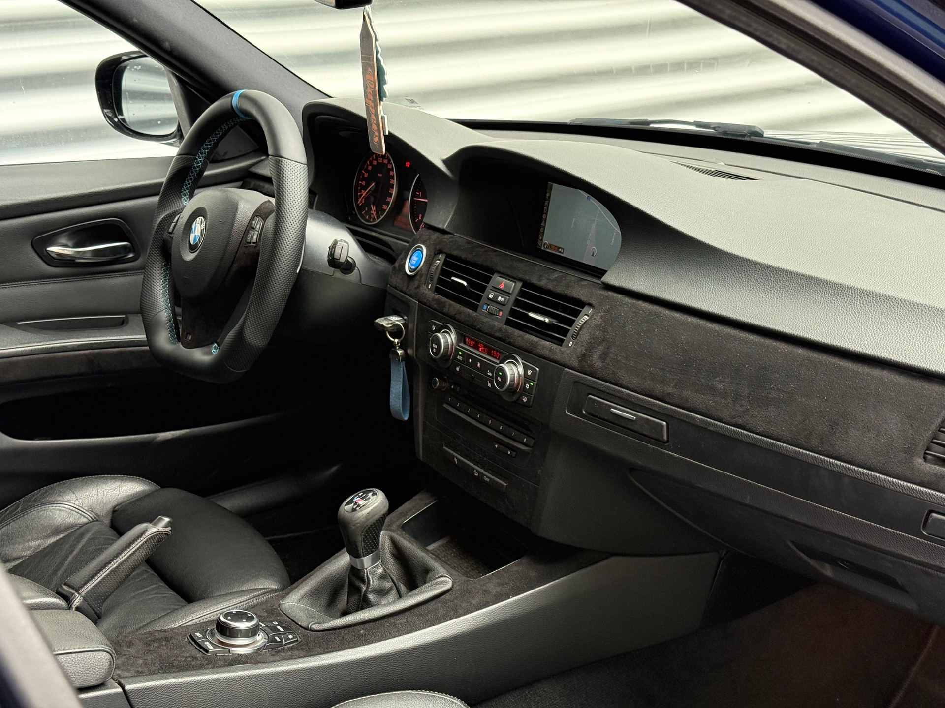 BMW 320d xDrive Touring Dynamic Edition-image-6