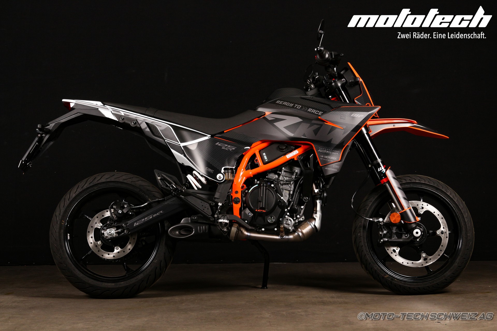 KTM 125 SMC R-showroom-element-1