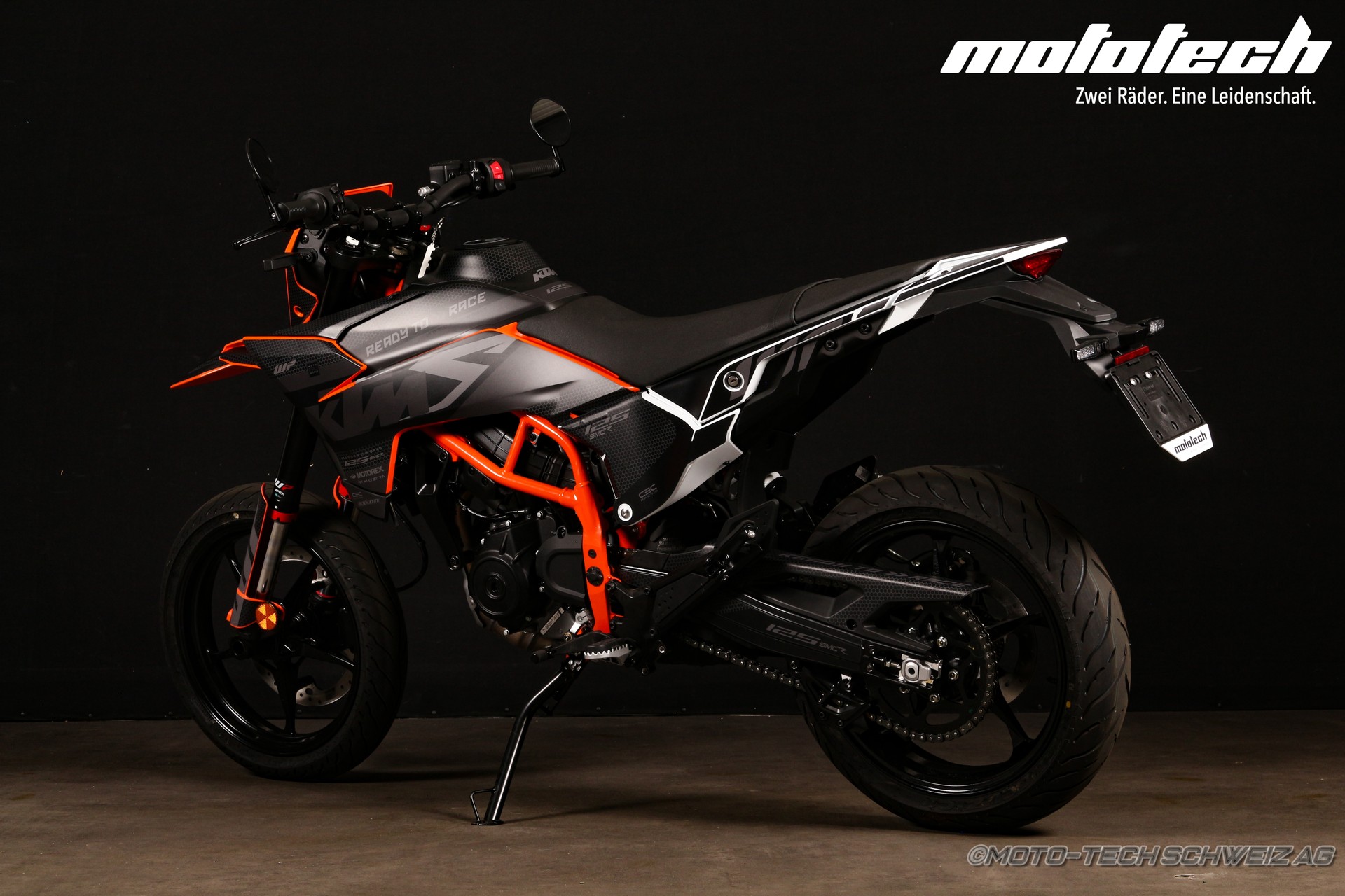 KTM 125 SMC R-showroom-element-3