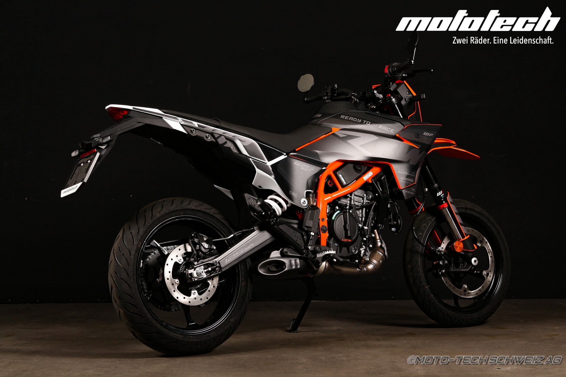 KTM 125 SMC R-showroom-element-2
