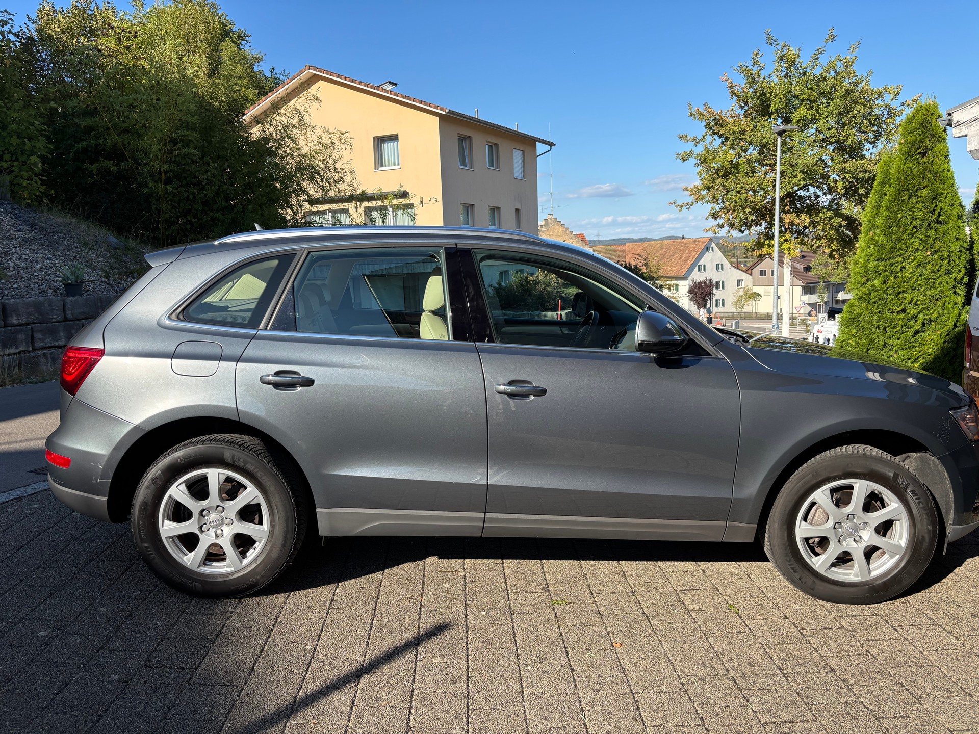 AUDI 2.0 TDI quattro S-Tronic-image-2