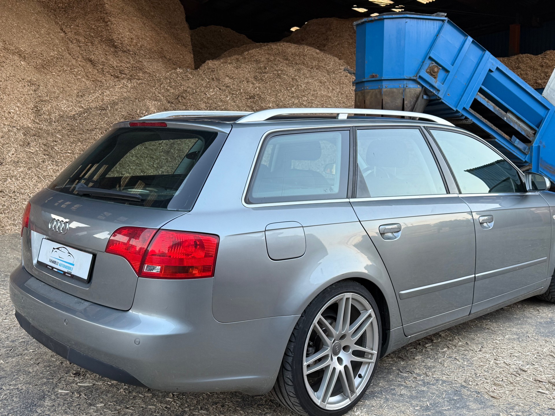 AUDI A4 Avant 2.0 TDI-image-4