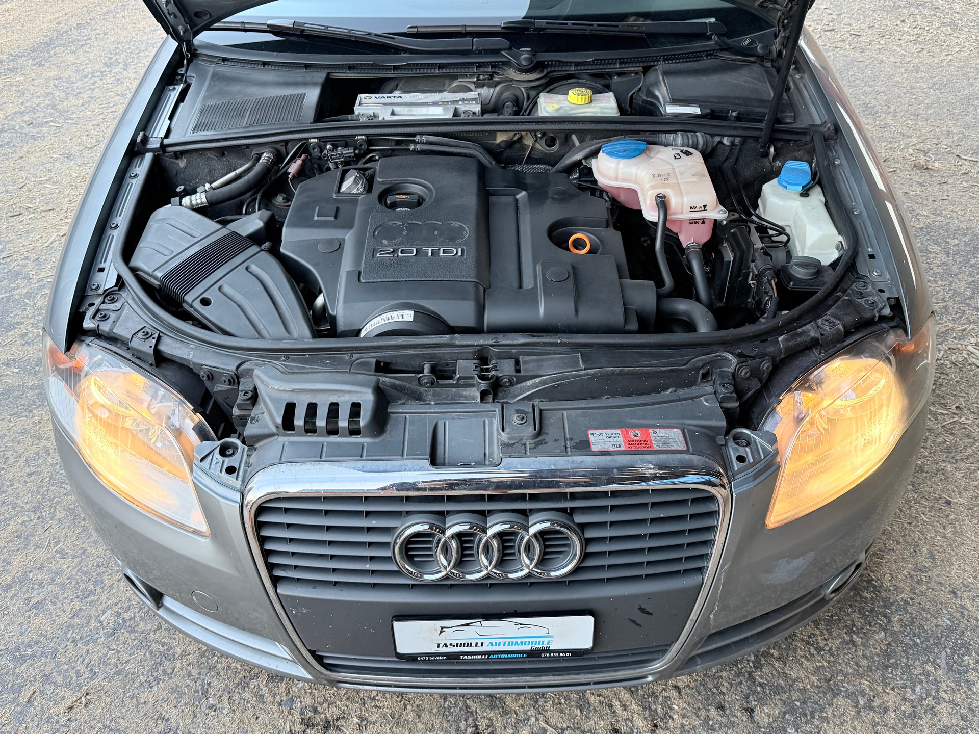 AUDI A4 Avant 2.0 TDI-image-15