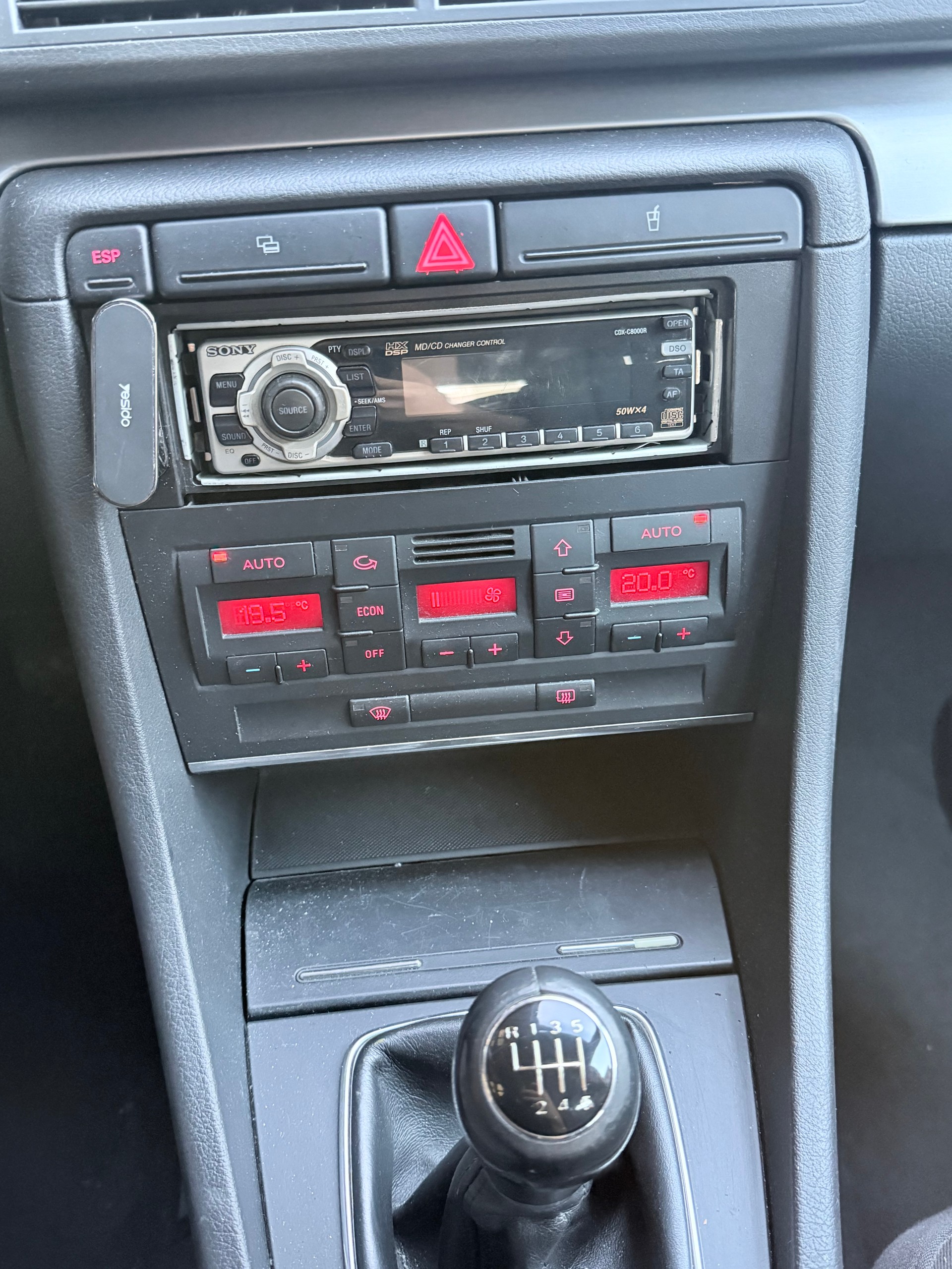 AUDI A4 Avant 2.0 TDI-image-14