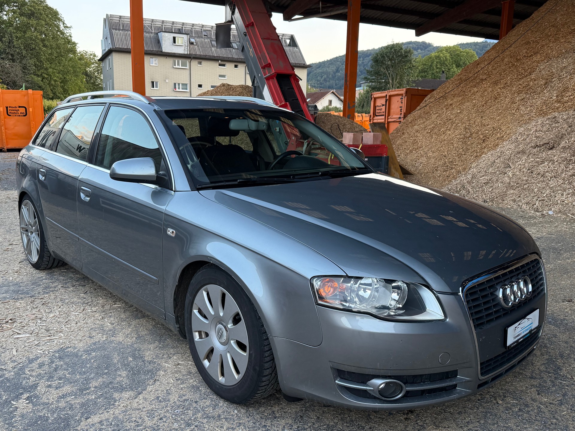 AUDI A4 Avant 2.0 TDI-image-6