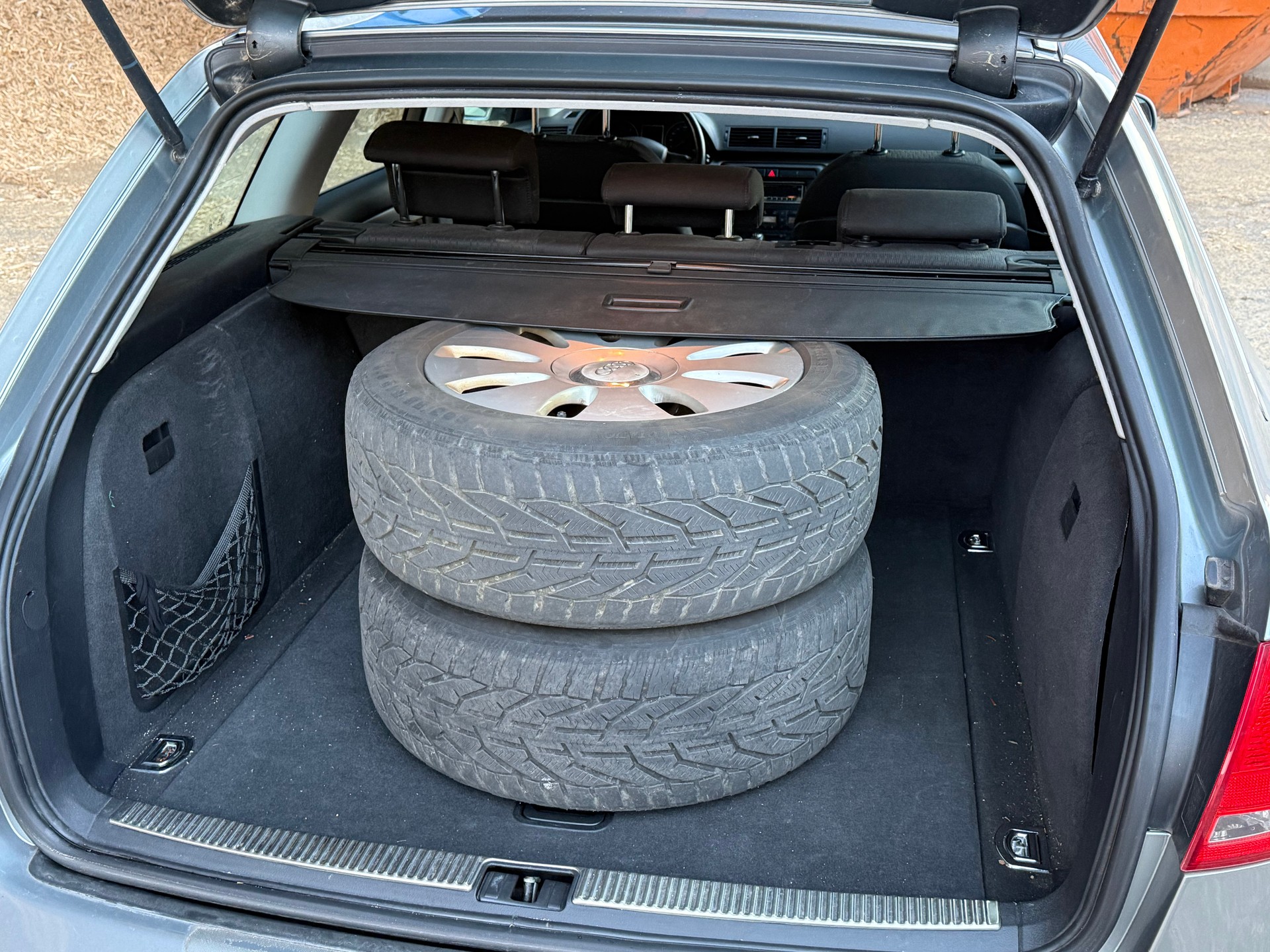 AUDI A4 Avant 2.0 TDI-image-3