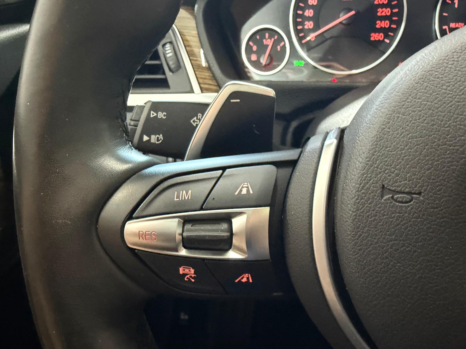 BMW 330e iPerformance Luxury Line Steptronic - Toit ouvrant - Caméra de recul - Régulateur de vitesse-image-21