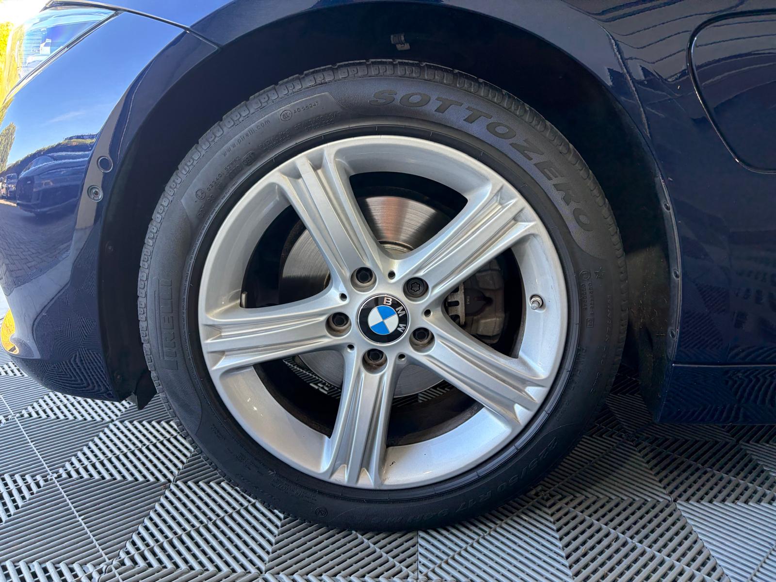 BMW 330e iPerformance Luxury Line Steptronic - Toit ouvrant - Caméra de recul - Régulateur de vitesse-image-29