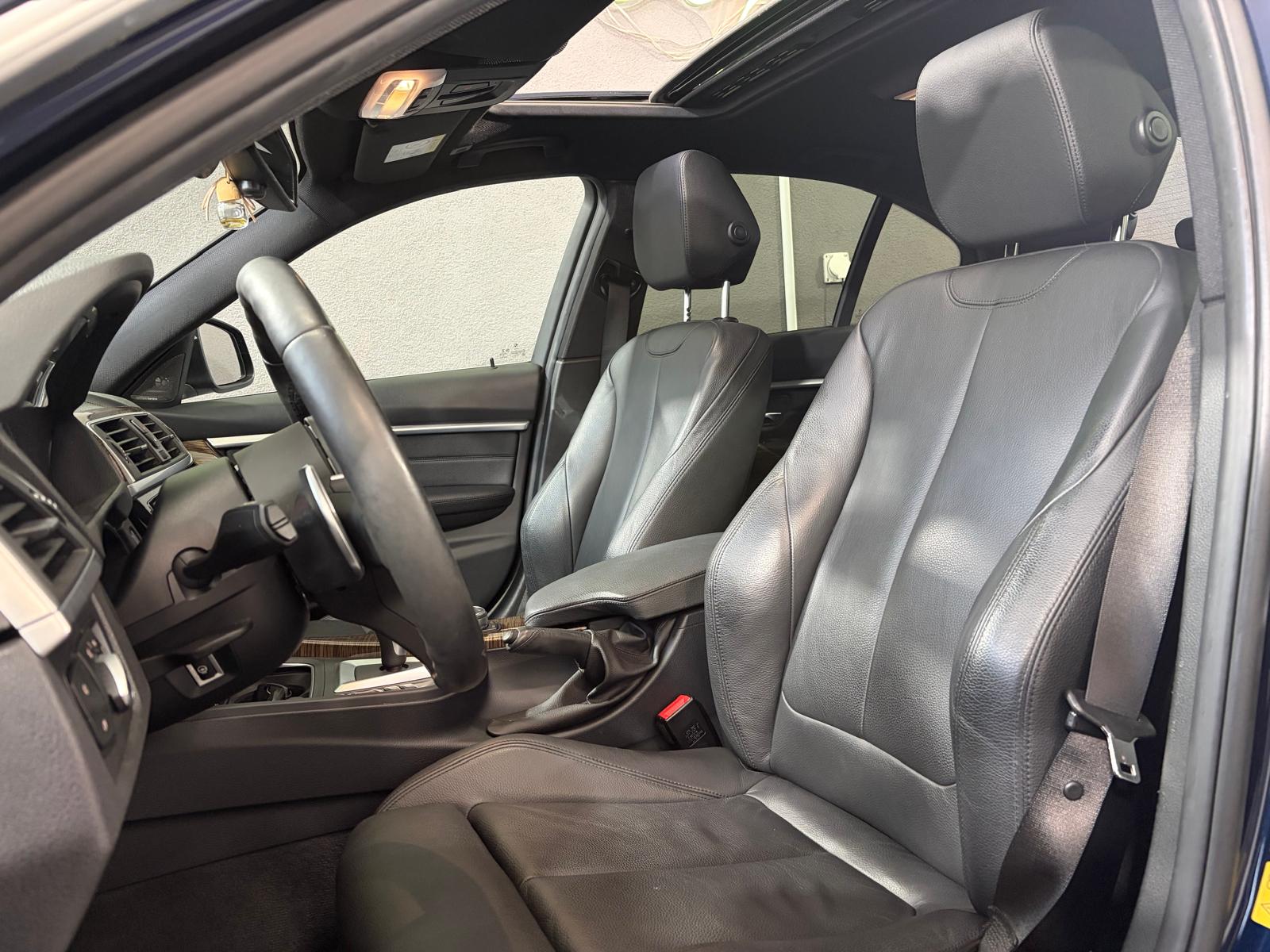 BMW 330e iPerformance Luxury Line Steptronic - Toit ouvrant - Caméra de recul - Régulateur de vitesse-image-9