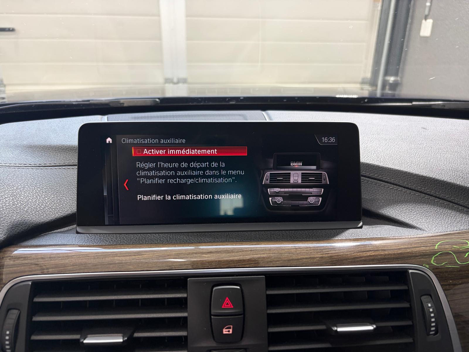 BMW 330e iPerformance Luxury Line Steptronic - Toit ouvrant - Caméra de recul - Régulateur de vitesse-image-24