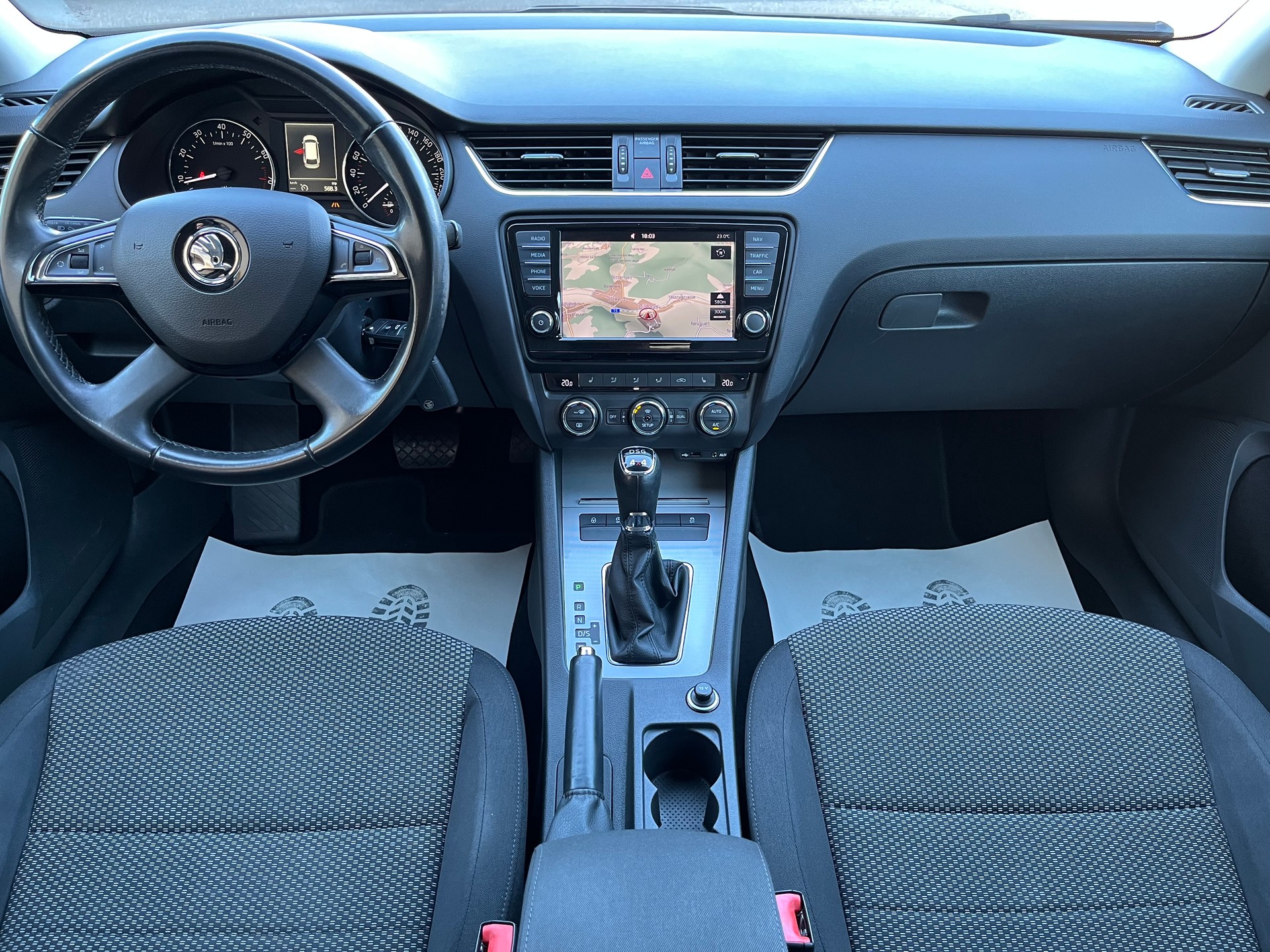 SKODA Octavia Combi 1.8 TSI Ambition 4x4 DSG / Frisch ab MFK & Service / 8-fach bereift / Anhängerkupplung-image-7