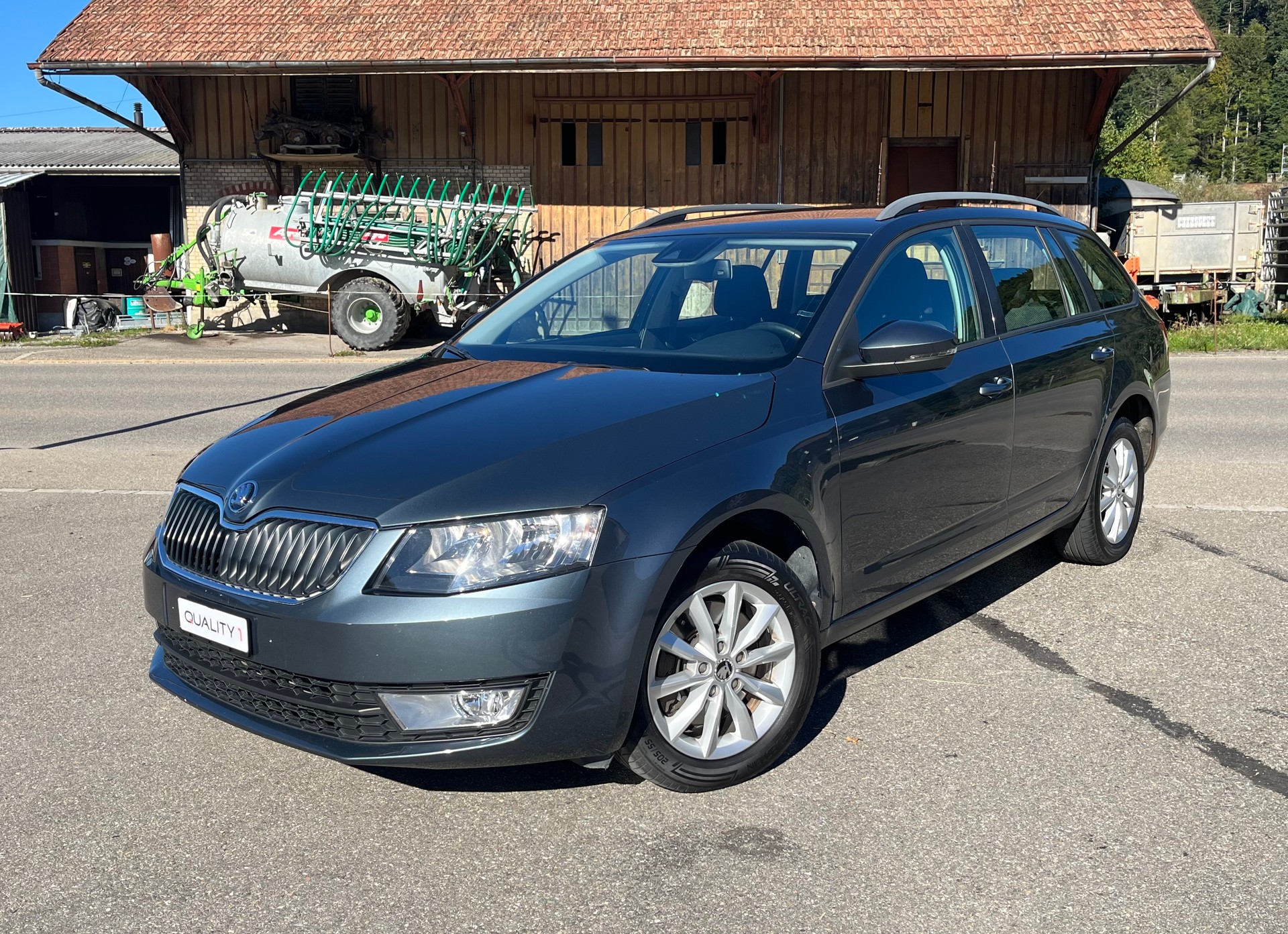 SKODA Octavia Combi 1.8 TSI Ambition 4x4 DSG / Frisch ab MFK & Service / 8-fach bereift / Anhängerkupplung-image-0